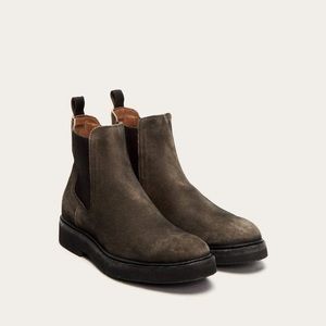 BNIB! Frye Bowery Light Chelsea boot in olive suede, 8.5 Men’s US